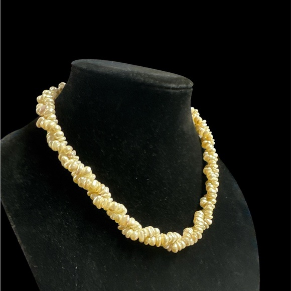 Twisted Freshwater Pearls or Biwa Pearls Necklace. Beautiful. (C-c) 18” - Picture 2 of 3
